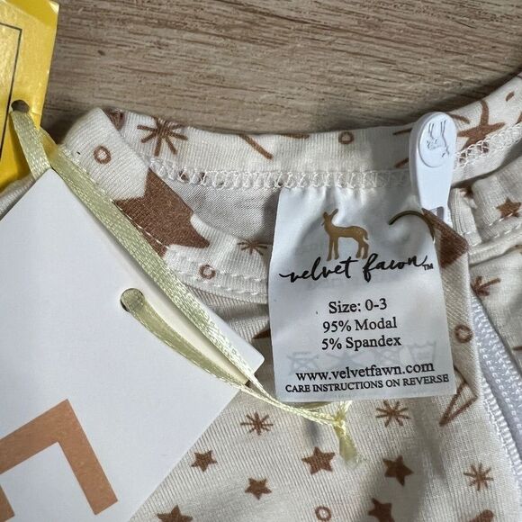 Velvet Fawn: Stars Footie Onesie NWT NEW Size 0-3 months - Picture 4 of 6